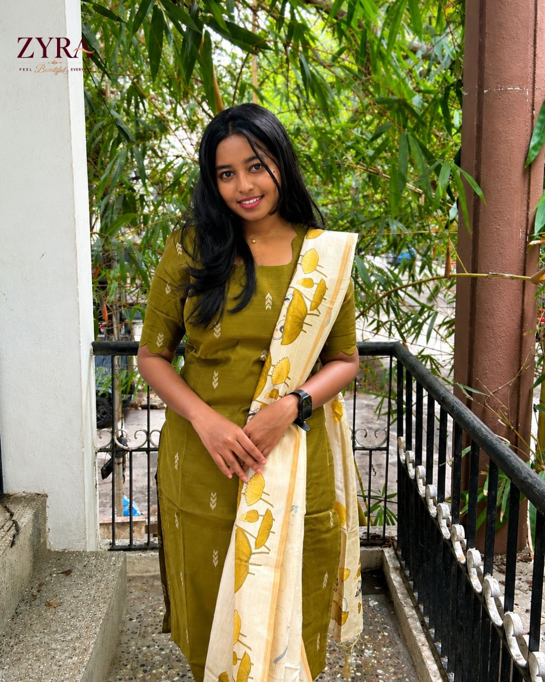 Riva Mehandi Gold